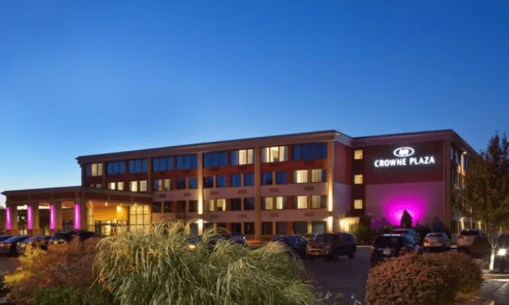 Crowne Plaza Boston Woburn